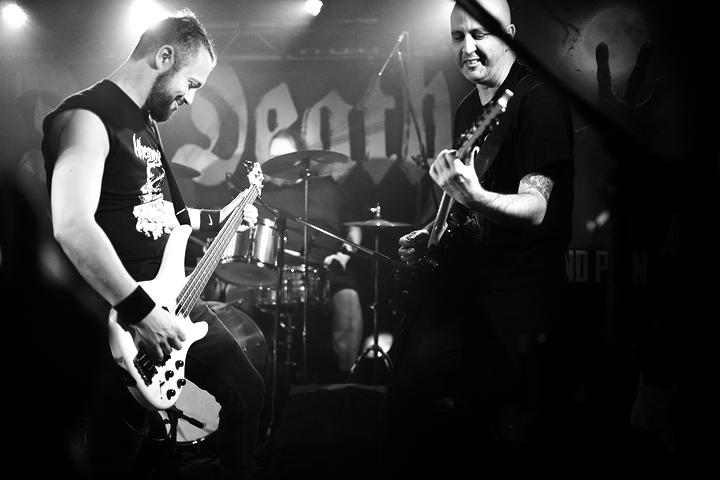 Dr Death live, Vortex Surfer Musikclub Siegen.
