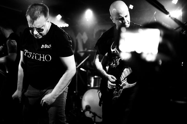 Dr Death live, Vortex Surfer Musikclub Siegen.
