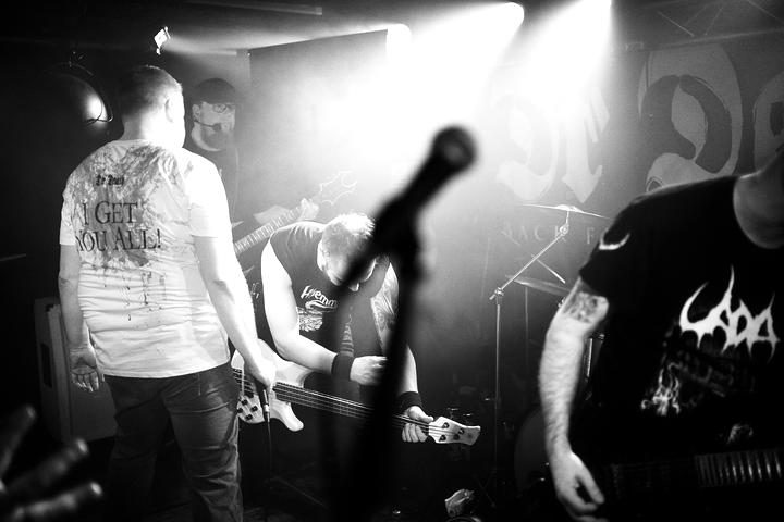 Dr Death live, Vortex Surfer Musikclub Siegen.