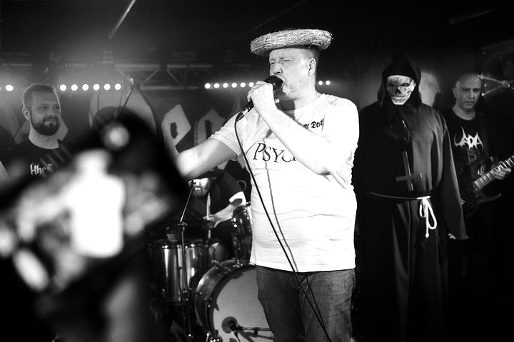 Dr Death live, Vortex Surfer Musikclub Siegen.