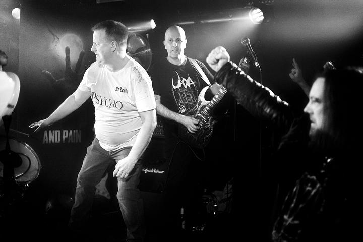 Dr Death live, Vortex Surfer Musikclub Siegen.